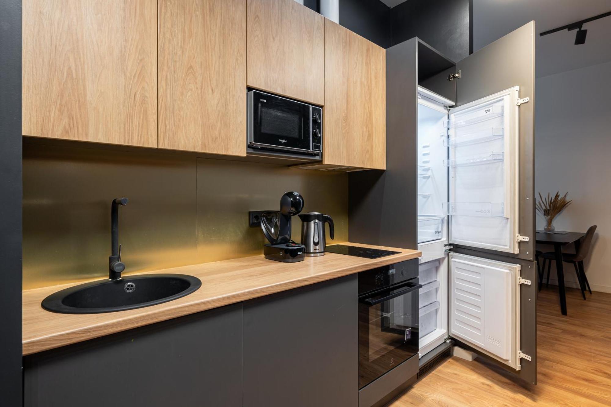 Lienes Iela Gem 1Br Apartment With Fireplace In Historic Unesco Center Riga Kültér fotó
