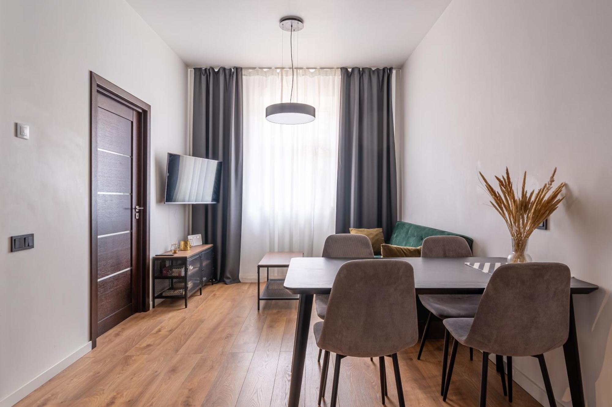 Lienes Iela Gem 1Br Apartment With Fireplace In Historic Unesco Center Riga Kültér fotó