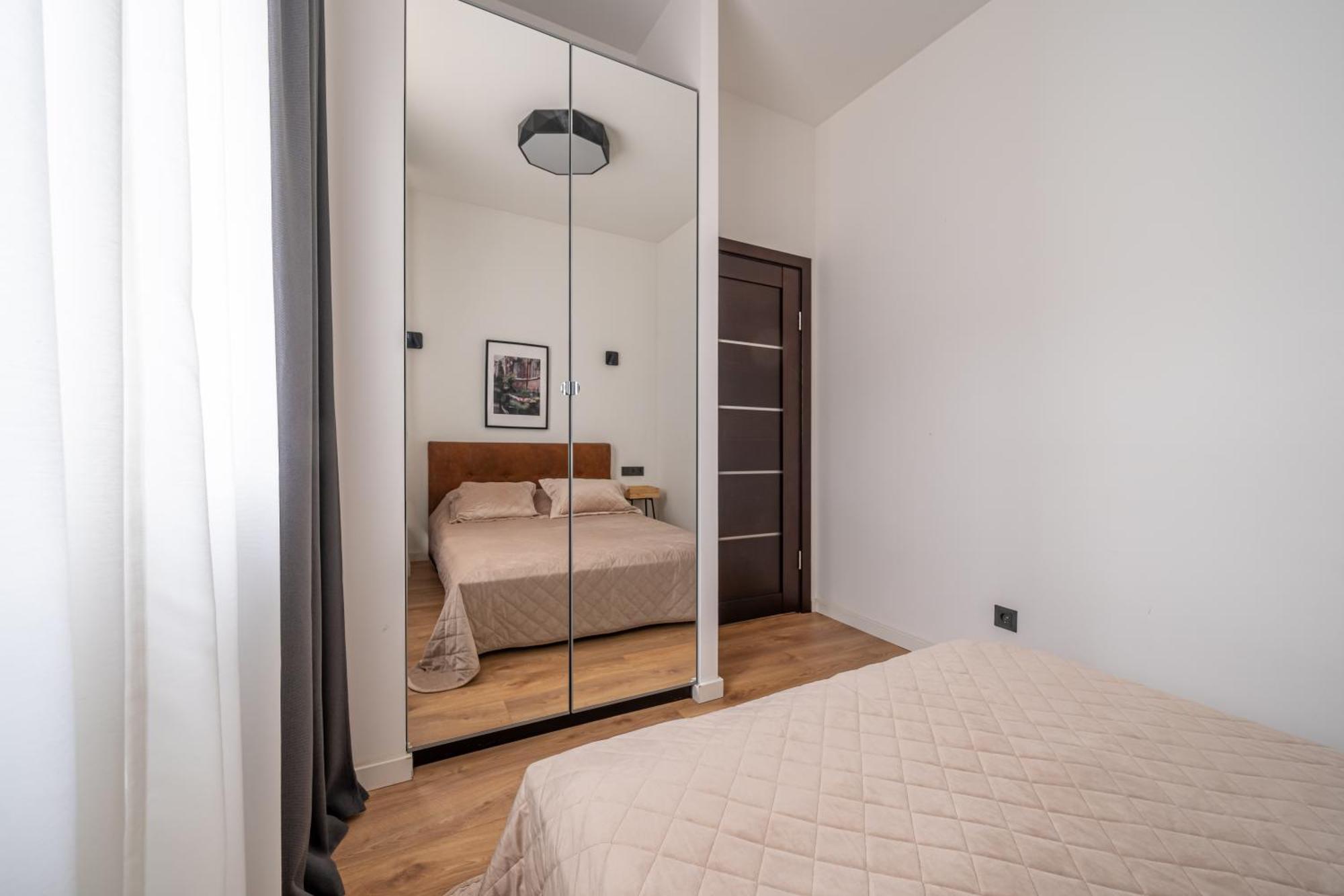 Lienes Iela Gem 1Br Apartment With Fireplace In Historic Unesco Center Riga Kültér fotó