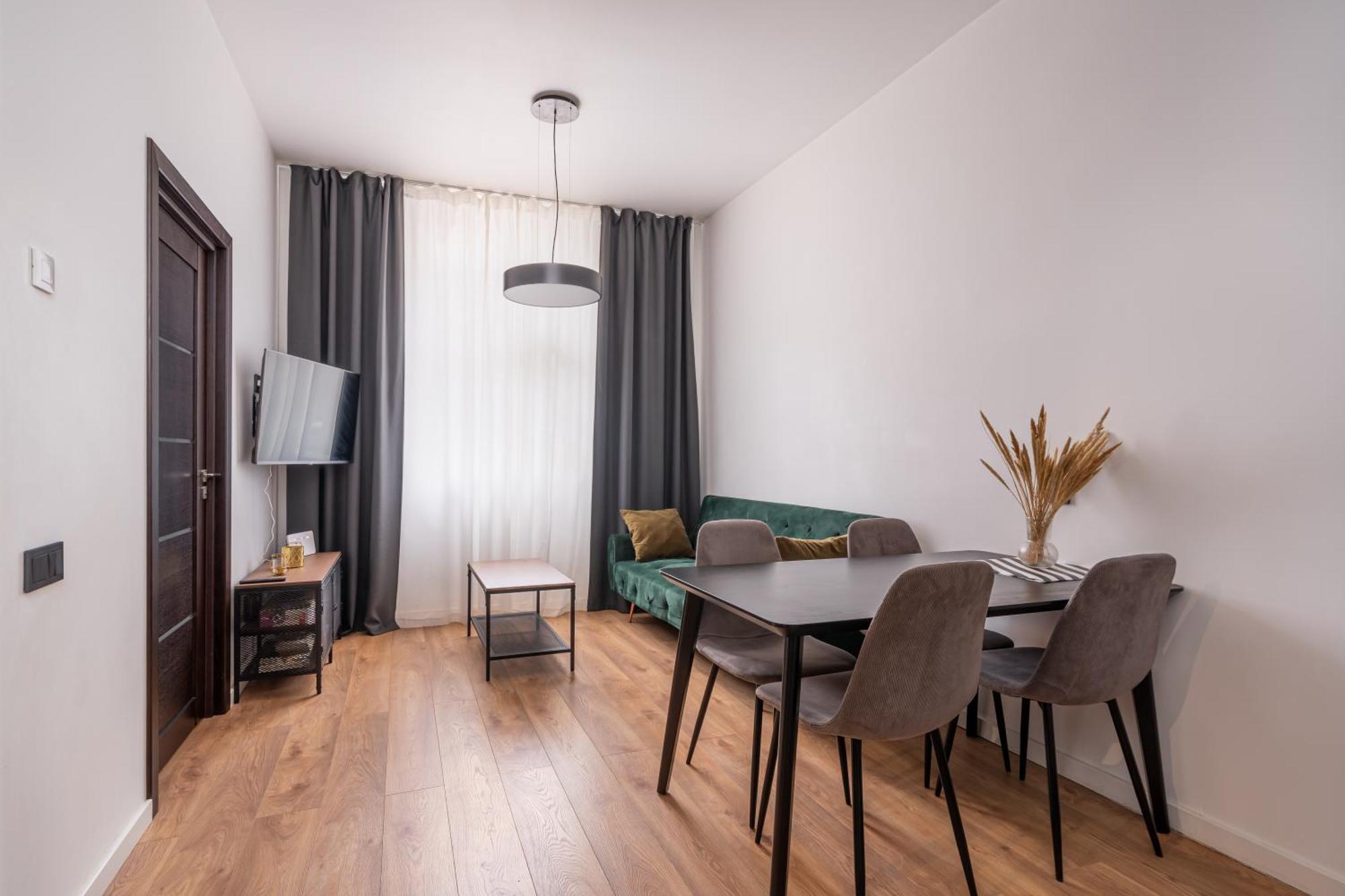 Lienes Iela Gem 1Br Apartment With Fireplace In Historic Unesco Center Riga Kültér fotó